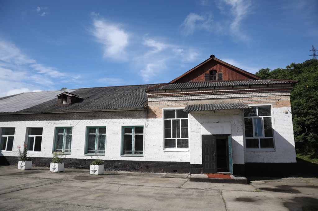 Школа в Зарубино.jpg Школа в Зарубино.jpg